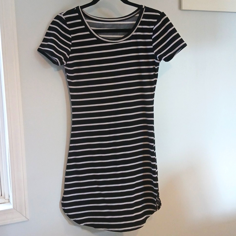 Junior Dress/Tunic M? Black with White Stripes